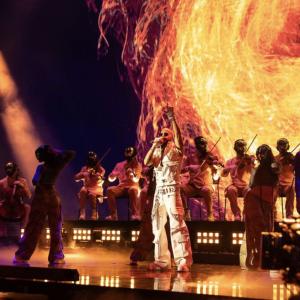 Photos: Yandel Debuts "DND" and "CUAL ES LA NECESIDAD" to Add Madrid Sinfónico Date Photo
