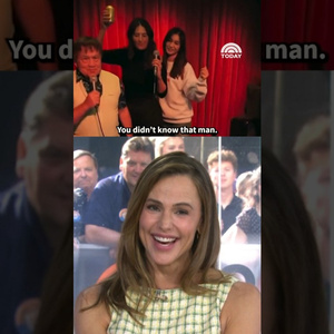 Jennifer Garner Talks Karaoke and Friendship With THE FIVE STAR WEEKEND Co-Stars on T Photo