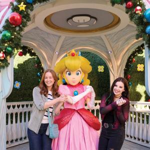 Photos: Universal Studios Hollywood Celebrates Holidays with GRINCHMAS and Harry Pott Photo