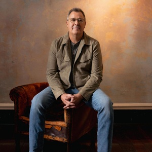 Vince Gill Adds Additional Tour Dates to Summer Tour Photo