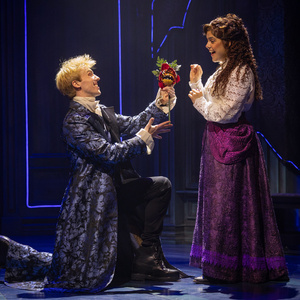 Review: DRACULA: A COMEDY OF TERRORS at Arizona Theatre Company Photo