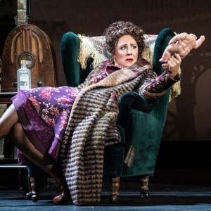 Interview: Stefanie Londino talks playing Miss Hannigan in ANNIE Interview