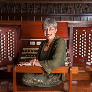 Organist Gail Archer to Play 2025 Ukrainian Relief Tour Photo