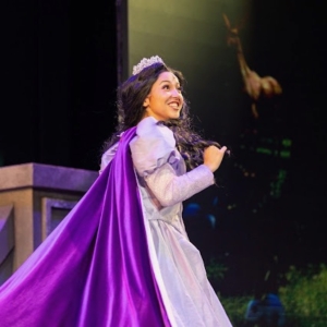 Review: Mirror, Mirror on the Wall: Robin & Clark's SNOW WHITE with Some Twists Photo