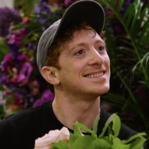 Video: LITTLE SHOP OF HORRORS Stars Betsy Wolfe & Ethan Slater Go on a Flower Shop Date