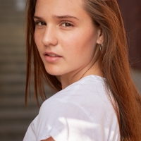 Amelie Anstett Cast In Recurring Lead Role On Brat TV's CHICKEN GIRLS Season 6 Video