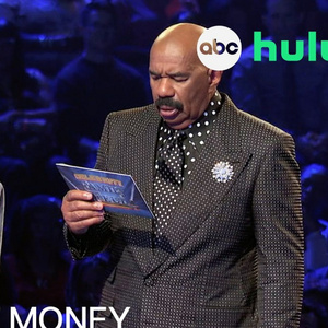 Steve Aoki and Sasha Aoki Tackle Fast Money on CELEBRITY FAMILY FEUD