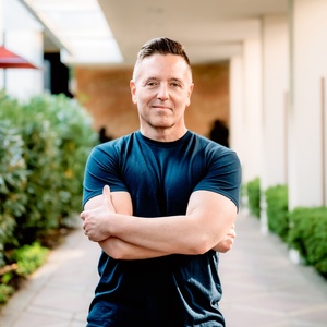 Psychic John Edward Brings Live Event To London Photo