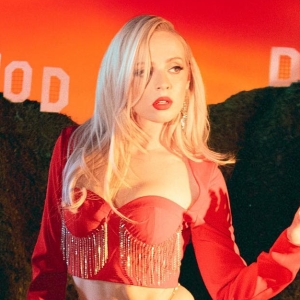 Madilyn Bailey Shares Debut LP 'Hollywood Dead' Photo