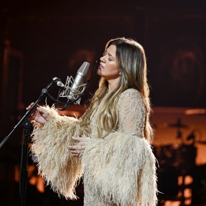 Photos: Kelly Clarkson Kicks Off 'Studio Sessions' Las Vegas Residency Photo