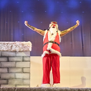 Review: HOW DOES SANTA GO DOWN THE CHIMNEY? Unicorn Theatre Photo