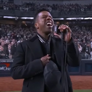 Video: Tony-Winner Leslie Odom, Jr. Performs the National Anthem At the World Series  Photo