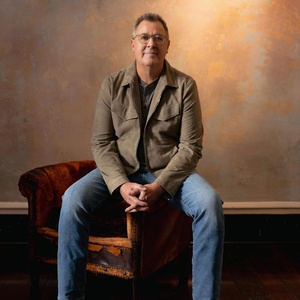Vince Gill to Embark on 50 Years From Home Summer Tour Photo