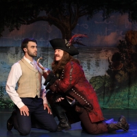 BWW Review: FINDING NEVERLAND at Dutch Apple Dinner Theatre Photo