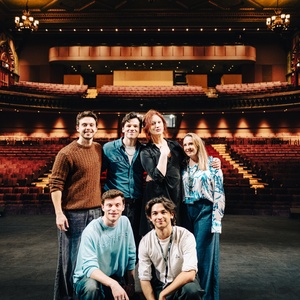 Full Cast Set for END OF THE RAINBOW With Jinkx Monsoon Photo