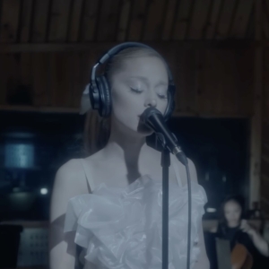 Video: Ariana Grande Drops Live Version of eternal sunshine Photo