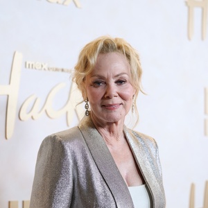 Photos: Jean Smart, Hannah Einbinder, & More Attend HACKS Season 5 Premiere Photo