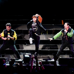 Review: NEW KIDS ON THE BLOCK at Walmart AMP Photo
