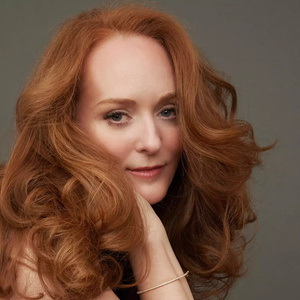 Interview: Antonia Bennett Proves She's More Than the Daughter of a Legend at NYC's I Photo