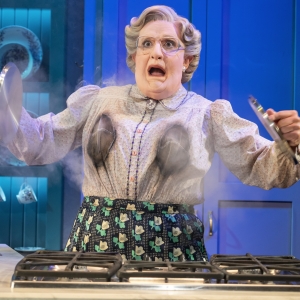 Exclusive: Get A First Look At MRS. DOUBTFIRE National Tour Photo