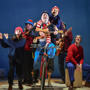 THE JOLLY CHRISTMAS POSTMAN is Coming to The Lowry Photo