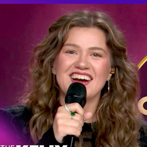 Kelly Clarkson Debuts New Single 'I'd Be Lyin'' During Series Finale Farewell Photo