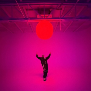 Review: FISH IN A KETTLE, Fabric Studios Photo