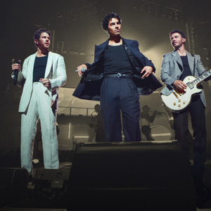 Jonas Brothers to Play Special Livestreamed New Year’s Eve Show Photo