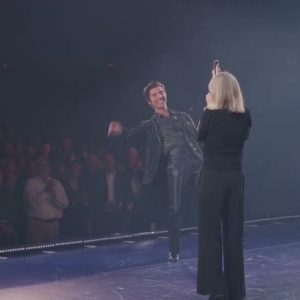 Video: Neil Diamond FaceTimes Into THE NEIL DIAMOND MUSICAL: A BEAUTIFUL NOISE Openin Photo