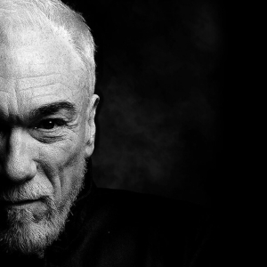 Patrick Page's ALL THE DEVILS ARE HERE is Coming to Guthrie Theater