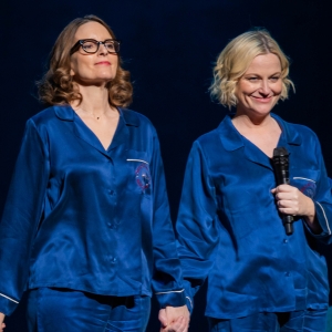 Tina Fey & Amy Poehler Break Record For Most Consecutive Shows By Any Comedian At…