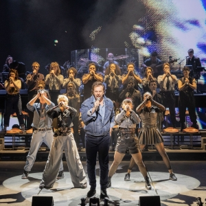 Review: JUST FOR ONE DAY, Shaftesbury Theatre Photo