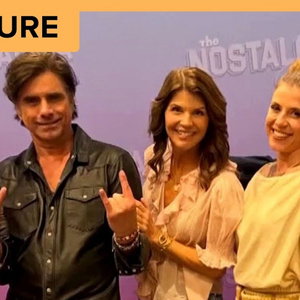 FULL HOUSE Cast Tries Viral TikTok Dance at Nostalgia Con Reunion Photo