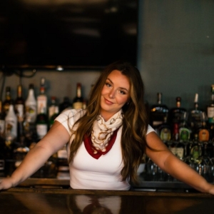 Paige Bell Releases Debut Sing 'Nashville Bar' Photo