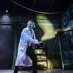 Review: MRS PRESIDENT, Charing Cross Theatre Photo