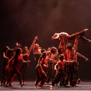Review: COMPLEXIONS CONTEMPORARY BALLET at The Joyce Theater-Exquisite Photo