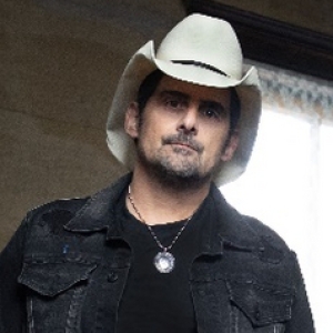 Brad Paisley Releases New Song 'So Many Summers' Photo