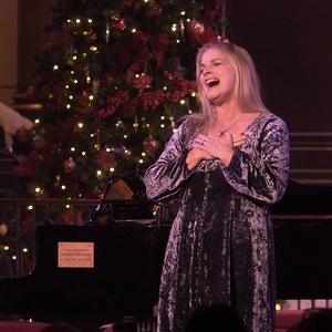 VIDEO: Caroline Sheen Performs Winter Wonderland at Annual Theatre Chaplaincy UK Christmas Concert