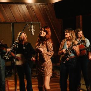 Willow Avalon Covers YOU'RE SO VAIN for Spotify Singles, Tour Continues Fall 2026 Photo