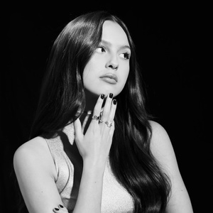 Olivia Rodrigo to Make SATURDAY NIGHT LIVE Hosting Debut in May Photo