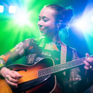 Sarah Jarosz Extends US Tour with New Dates in August and September Photo