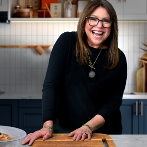 Rachael Ray's MEALS IN MINUTES and GLOBAL SOUP KITCHEN Return in May Interview