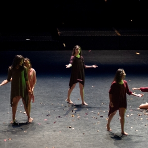 Con Cuatro Coreografías, Estudiantes De La Licenciatura En Danza Contemporán Photo