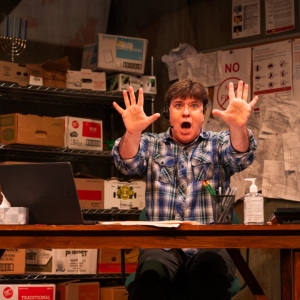 Get Ready to Laugh Out Loud at FULLY COMMITTED at New London Barn Playhouse Photo