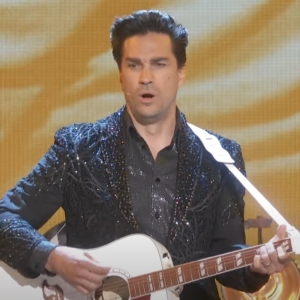 Video: Will Swenson and the Cast of A BEAUTIFUL NOISE Perform 'Sweet Caroline' at the Photo