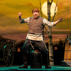 Review: FIDDLER ON THE ROOF at The Phoenix Theatre Company Photo