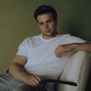 Leo Woodall Joins Cast of Netflix's VLADIMIR Series Photo