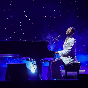 Chaka Khan, John Legend, & More Performing at Golden Globes Event Photo