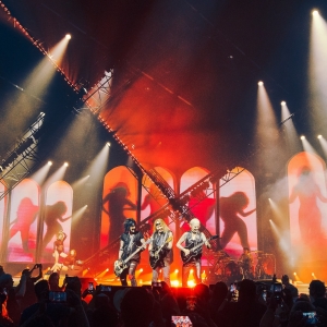 Photos: Mötley Crüe Kicks Off Residency at Las Vegas Strip Photo