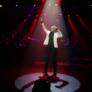 Barry Manilow Accepts Lifetime Residency at Westgate Las Vegas Resort & Casino Photo